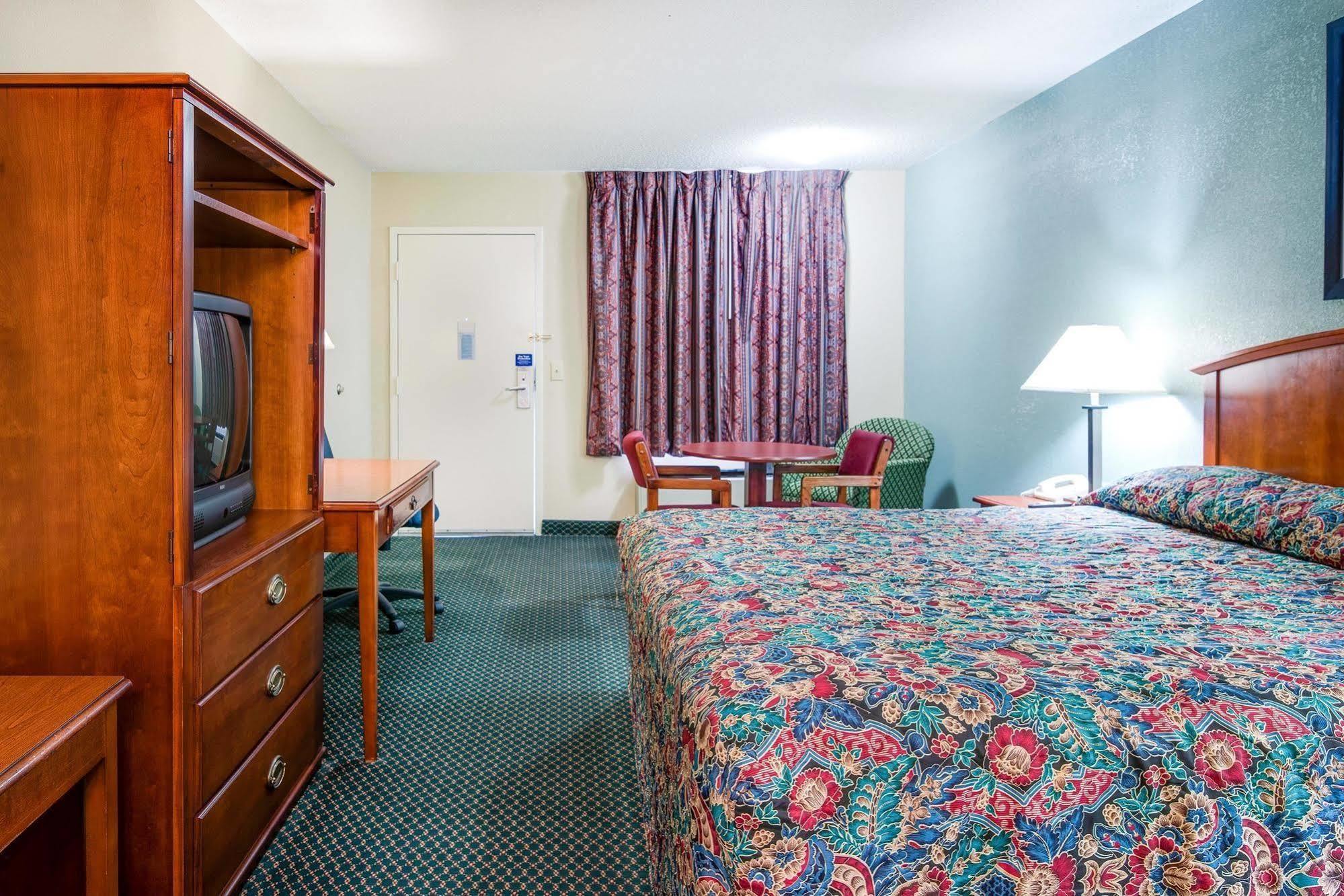 Motel 6-Kenly, Nc ภายนอก รูปภาพ